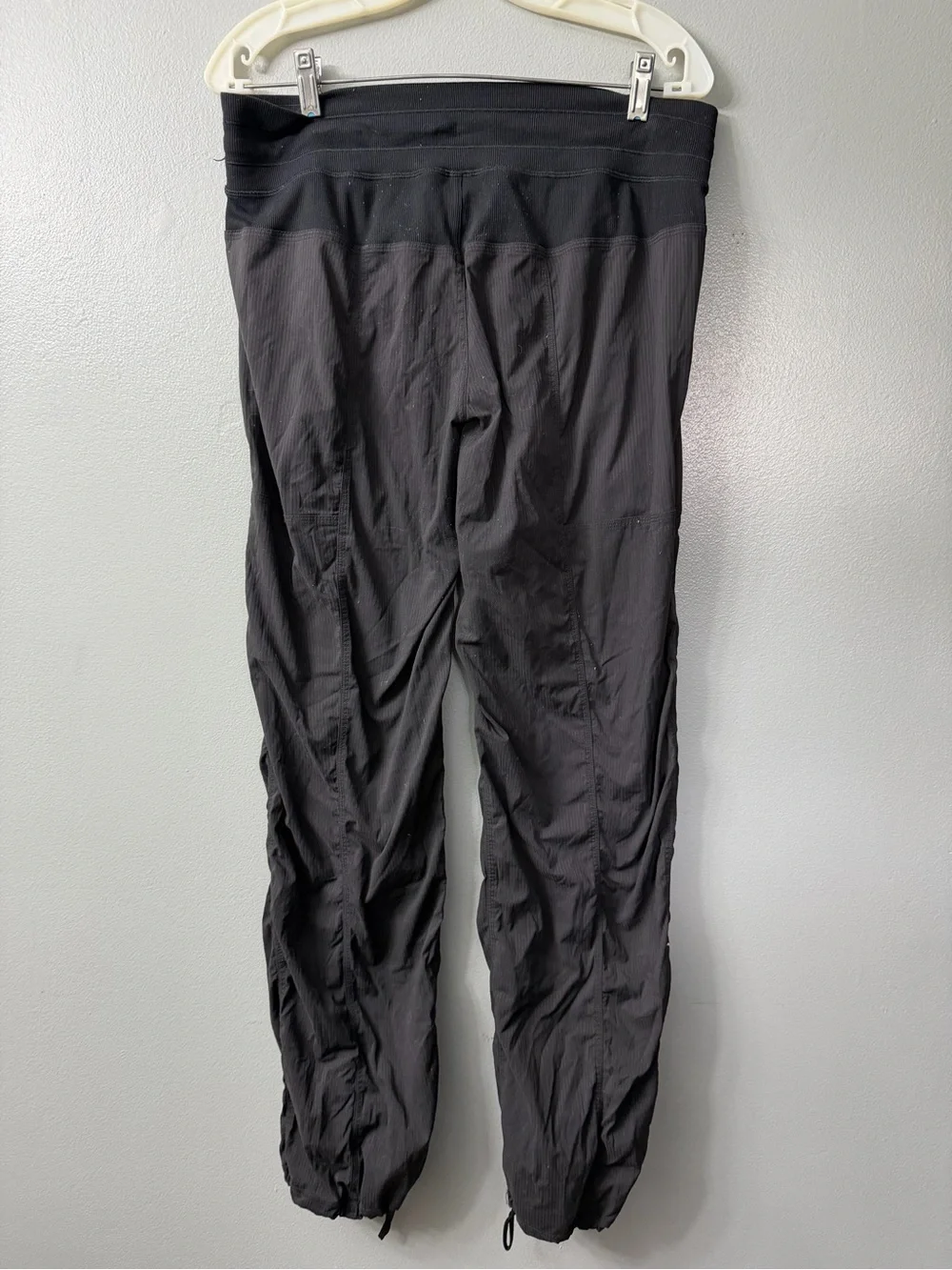Lululemon dance studio joggers unlined Women's Bottoms Size 10 - Black